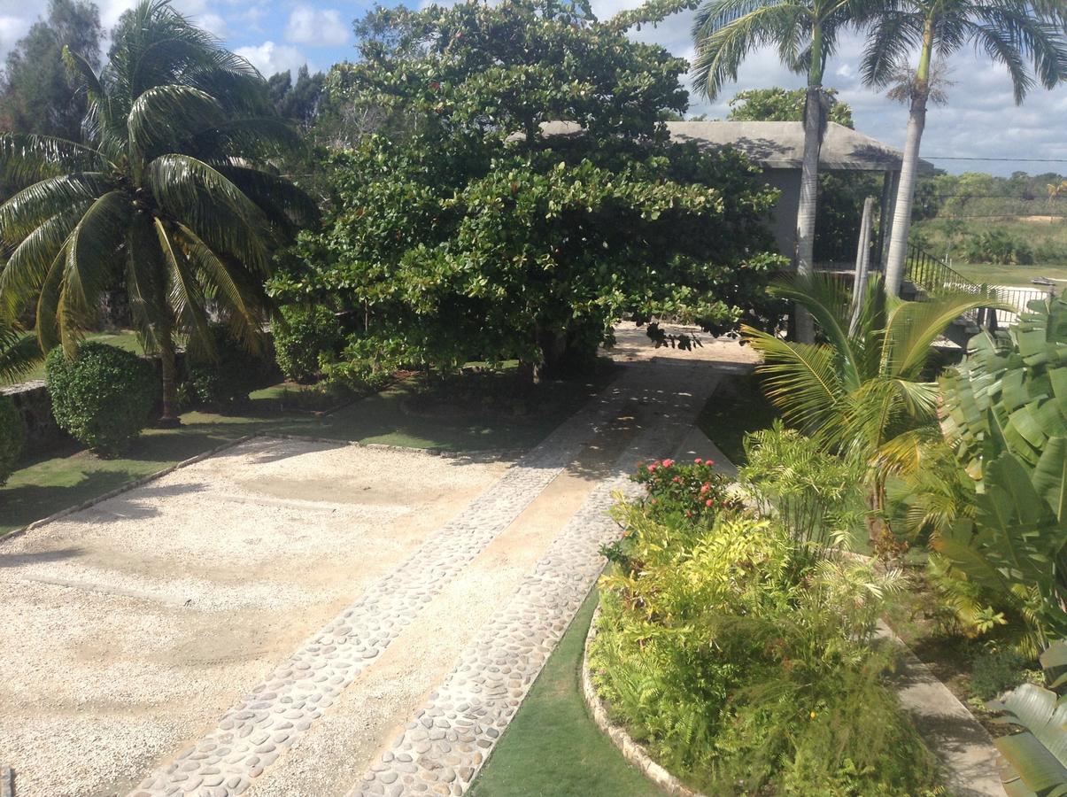 Almond Tree Hotel Resort Corozal Exterior photo
